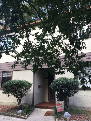 Main picture of 619 Oaks Hollow Ct