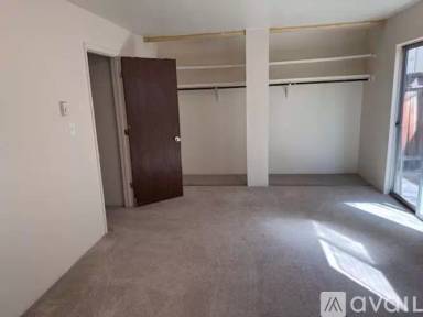 Main picture of 410 W Winnie Ln