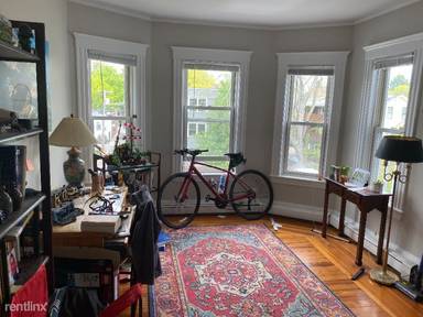 Main picture of 8 Chapman Pl