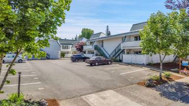 Main picture of 5316 E Burnside St