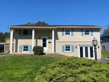 Main picture of 327 Hemlock St