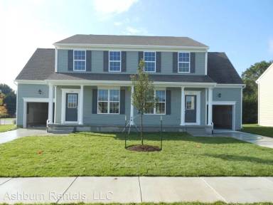 Main picture of 100 - 104 Lexington PlLexington Pl