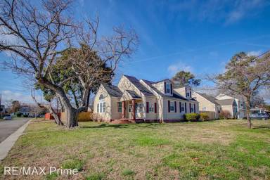 Main picture of 8031 E Glen Rd