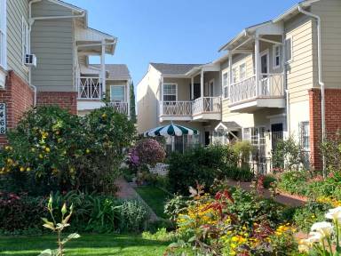 Main picture of 1050 Masselin Ave