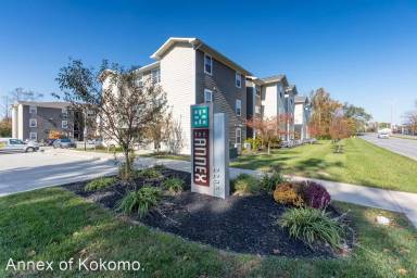 Main picture of 2205 S Washington St