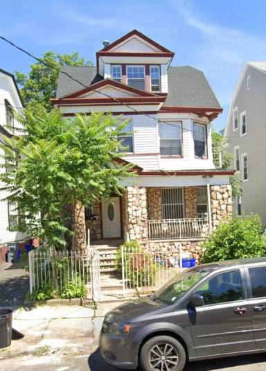 Main picture of 26 Baldwin Ave