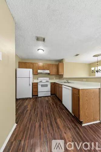 Main picture of 705 W Avenue D