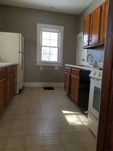 Main picture of 3231 W St