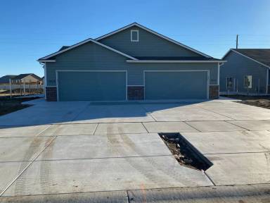 Main picture of 1418 N Azena St