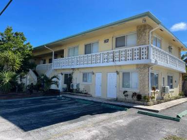 Main picture of 1044 NE 8th Ave