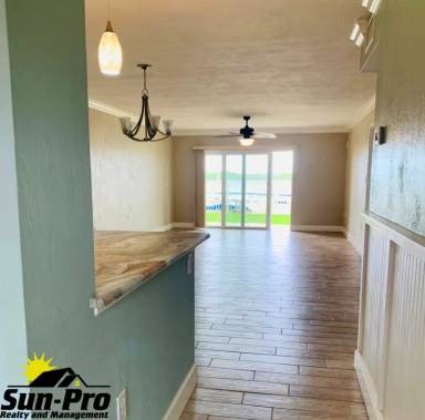 Main picture of 3606 S Peninsula Dr