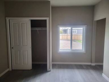 Main picture of 24500 Russell Rd
