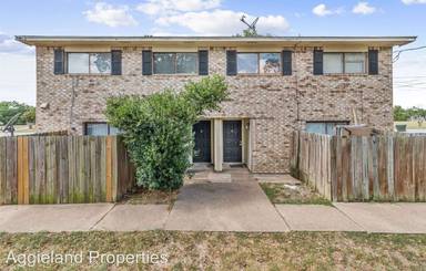 Main picture of 2401 Bosque Dr