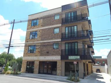 Main picture of 810 S Rock St