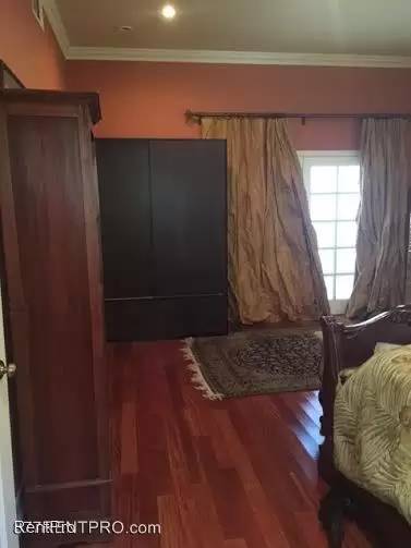 Main picture of 12219 Darlington Ave