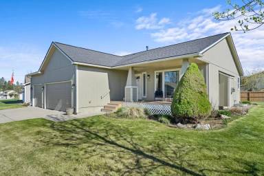 Main picture of 213 E Handy Rd