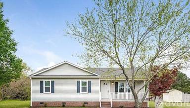 Main picture of 600 Chinaberry Ln