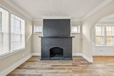 Main picture of 4406 Kensington Ave