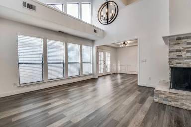 Main picture of 17018 Planters Row