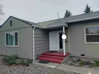 Main picture of 392 W Stewart Ave