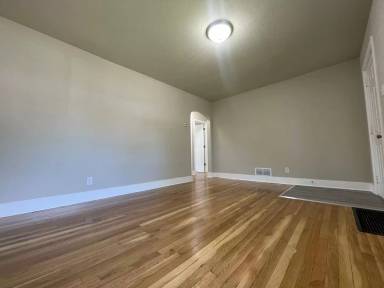 Main picture of 655 Illinois St