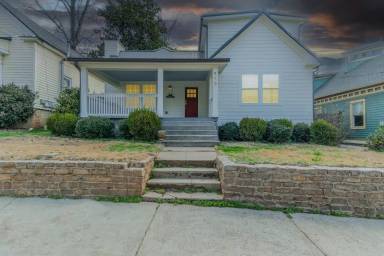 Main picture of 973 Longley Ave NW