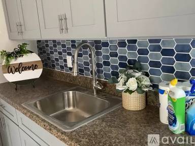 Main picture of 368 Main St