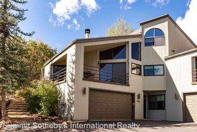 Main picture of 3045 Ridgeview Dr