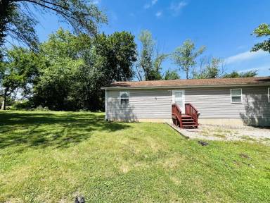 Main picture of 1208 E Grand Ave