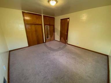 Main picture of 4033 Carolina Ave NE