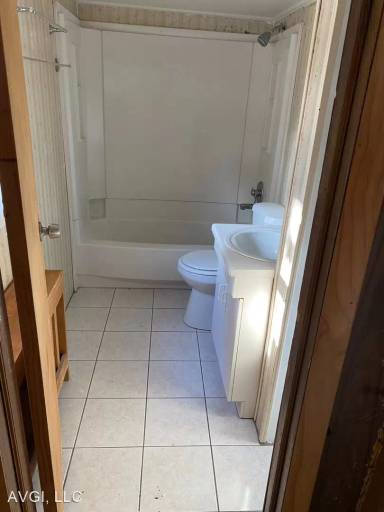 Main picture of 924 Greenlawn Ave