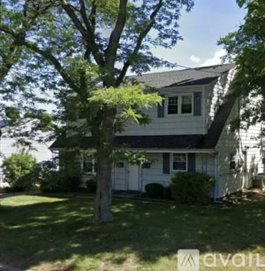 Main picture of 29 Knapp Ave