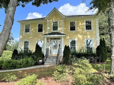 Main picture of 2470 Valentines Ct