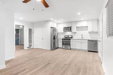 Main picture of 3032 E. 7th Street - 7