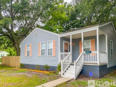 Main picture of 2686 Poplin Ave