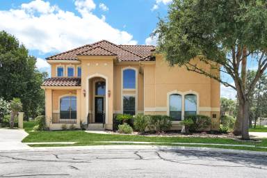 Main picture of 14 Waters Edge Way