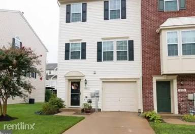 Main picture of 925 Hopkins Cor