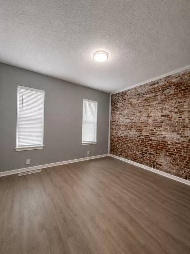 Main picture of 4620 Michigan Ave