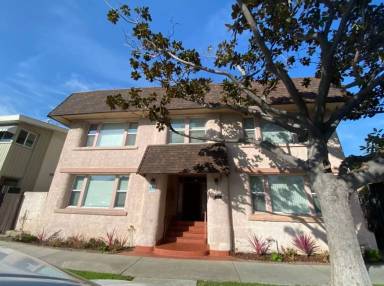 Main picture of 1059 E 1st St