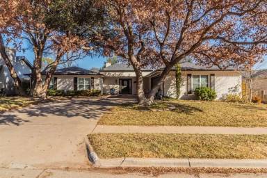 Main picture of 7905 Vinton Ave
