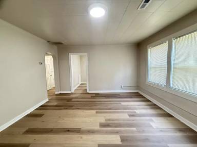 Main picture of 5107 Jacksboro Pike