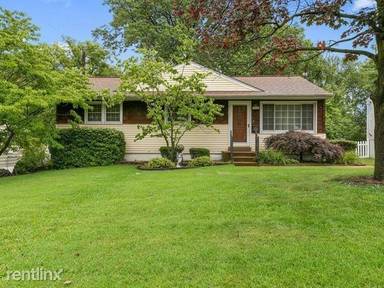 Main picture of 11016 Hillhurst Ln