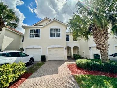 Main picture of 996 Hampton Cir