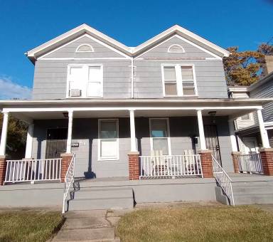 Main picture of 818 Ross Ave