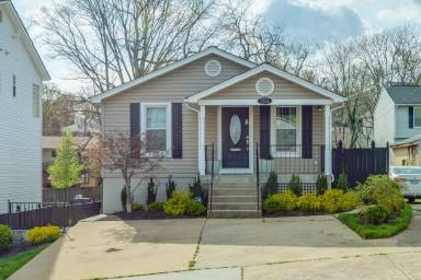Main picture of 2124 S Lowell St