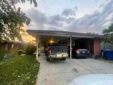 Main picture of 665 N De Soto St