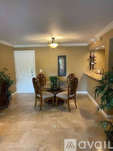 Main picture of 2885 Palm Beach Blvd
