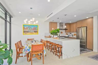 Main picture of 504 W Balboa Blvd