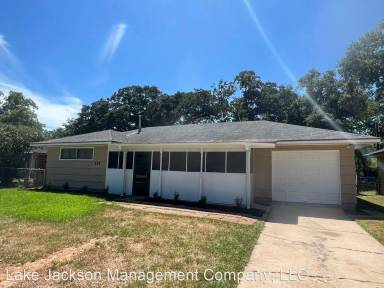 Main picture of 231 Caladium St