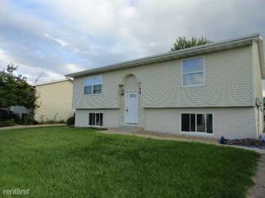 Main picture of 4714 Valley Dr NW